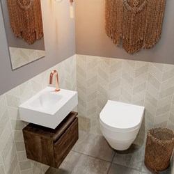 ANDOR 40cm toiletmeubel dark brown. LEX 40cm wastafel talc positie links. Met 1 kraangat
