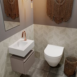 ANDOR 40cm toiletmeubel smoke. LEX 40cm wastafel talc positie links. Met 1 kraangat