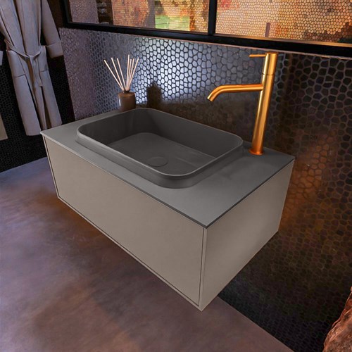 ERIN 80cm badmeubel onderkast kleur Smoke met 1 lade. Wastafel RIDGE midden 1 kraangat kleur Dark Grey.