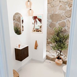 JOYA 40cm toiletmeubel kleur Walnut. Wastafel FAYE positie Rechts 1 kraangat kleur Talc.