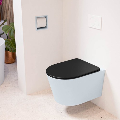 LAVIE hangend toilet single fire rimless diepspoel Clay. Toiletzitting met quick-release & softclose Urban.