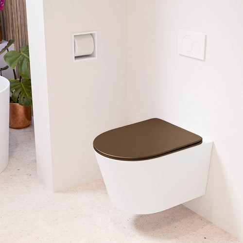 LAVIE hangend toilet single fire rimless diepspoel Talc. Toiletzitting met quick-release & softclose Rust.