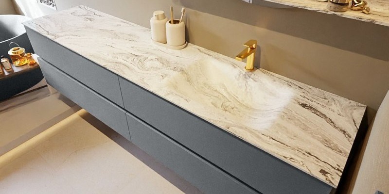 Kies ik voor Marmer of Solid Surface in mijn badkamer?